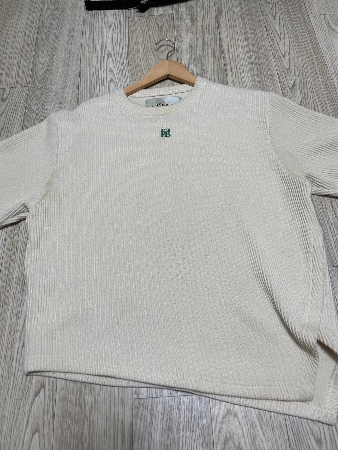 세터 니트 반팔 판매합니다. 상품이미지1