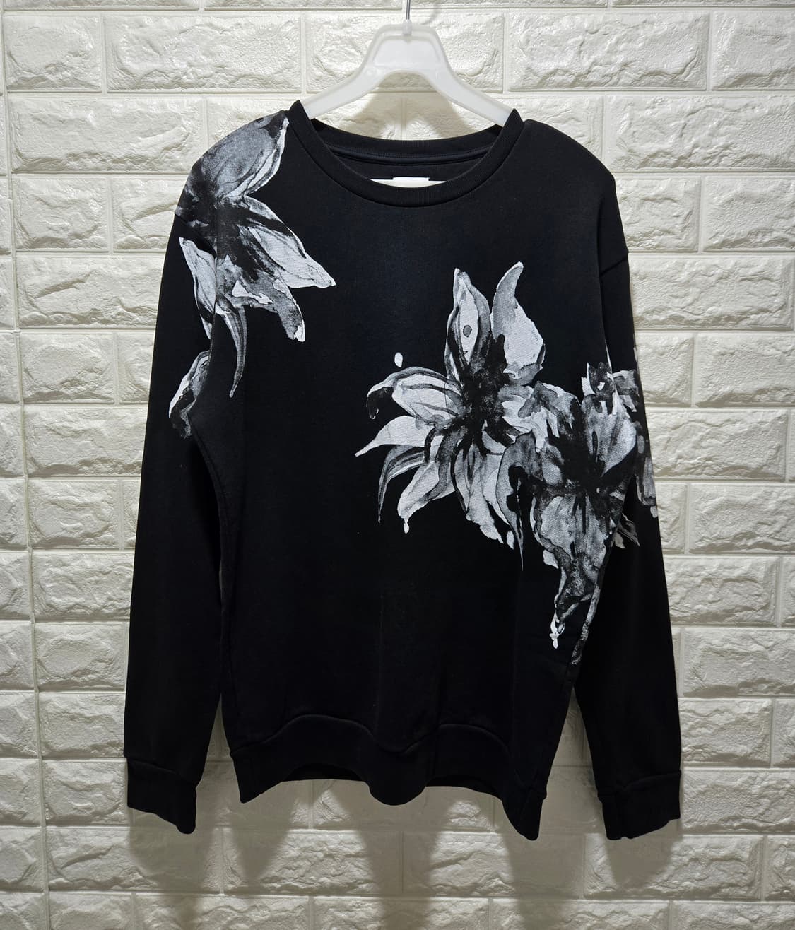 자라 아트 플라워 프린팅 맨투맨 95~100 상품이미지2