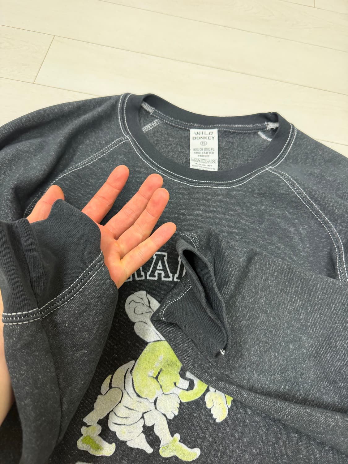 와일드동키 맨투맨 XL 사이즈  상태 9.6/10  오염 일체 없습니다  상품이미지3