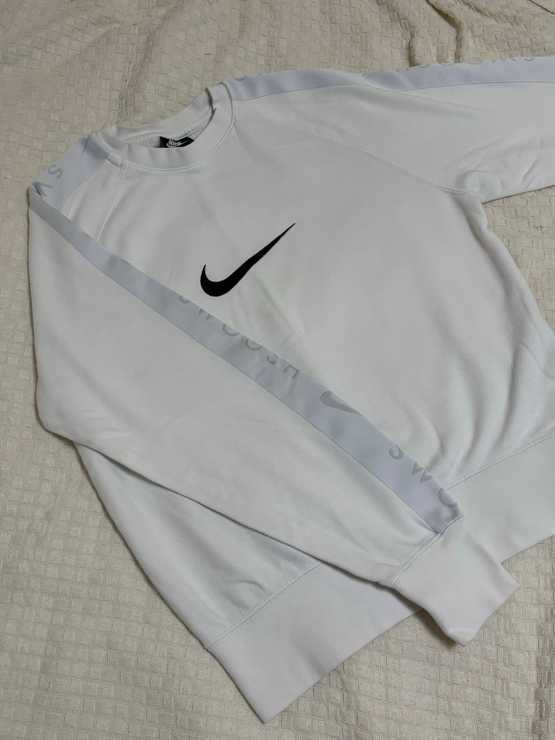 나이키 스우시 맨투맨 상품이미지1