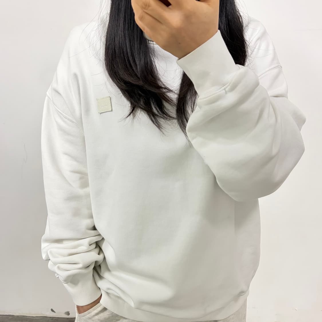 아크네스튜디오 맨투맨[1829] 상품이미지2