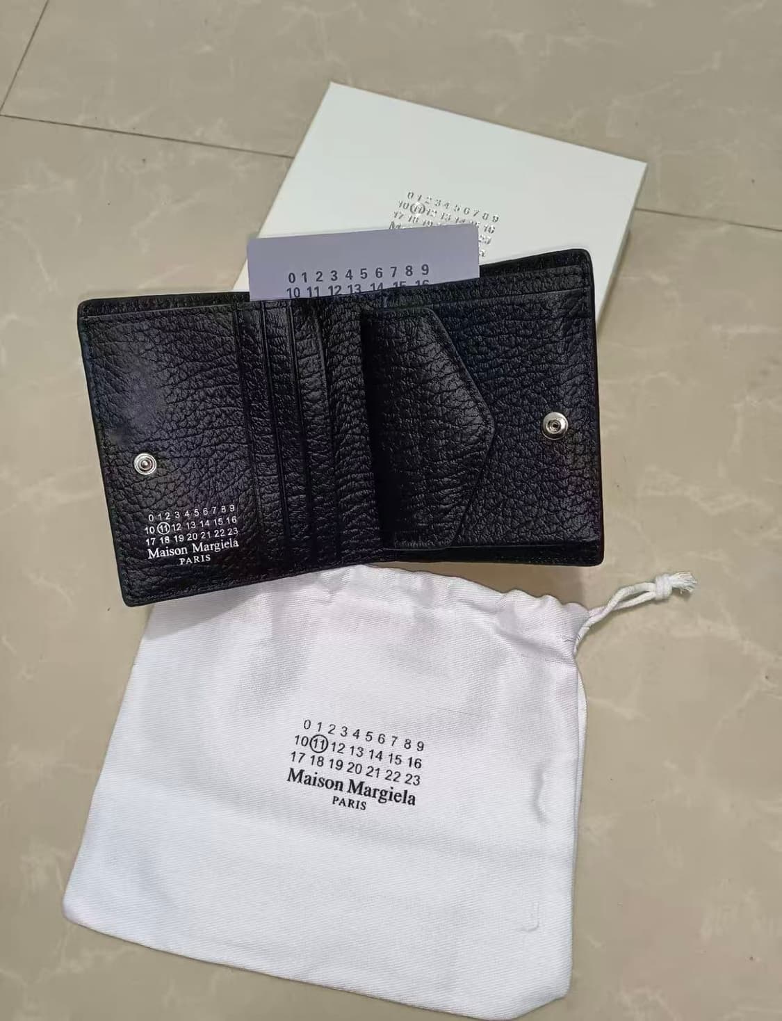 메종 마르지엘라 레더 바이폴드 카드 홀더 블랙 상품이미지2