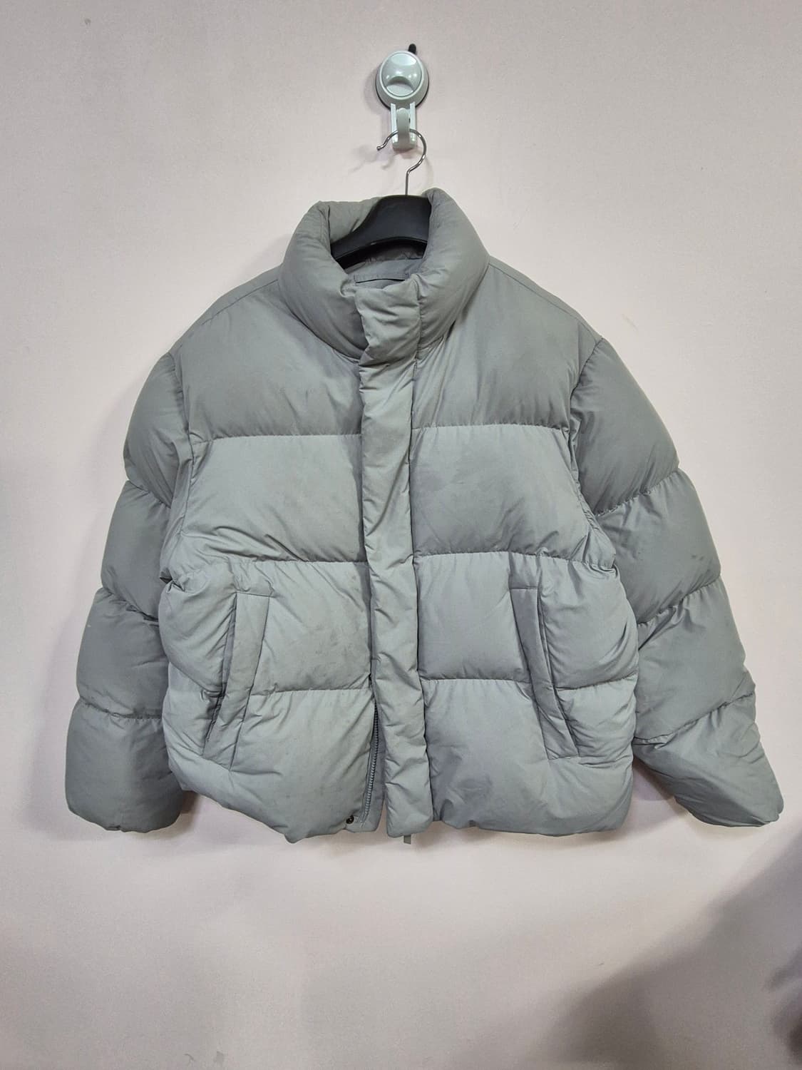 무신사스탠다드구스 다운 푸퍼 숏 패딩 재킷 [라이트 그레이] 상품이미지2