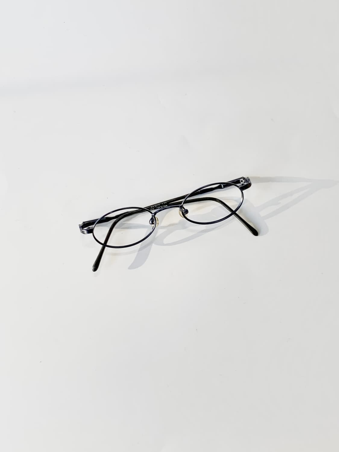 [픽키-655] (small) 블랙 메탈 오벌 프레임 안경 얇은 경량 상품이미지6