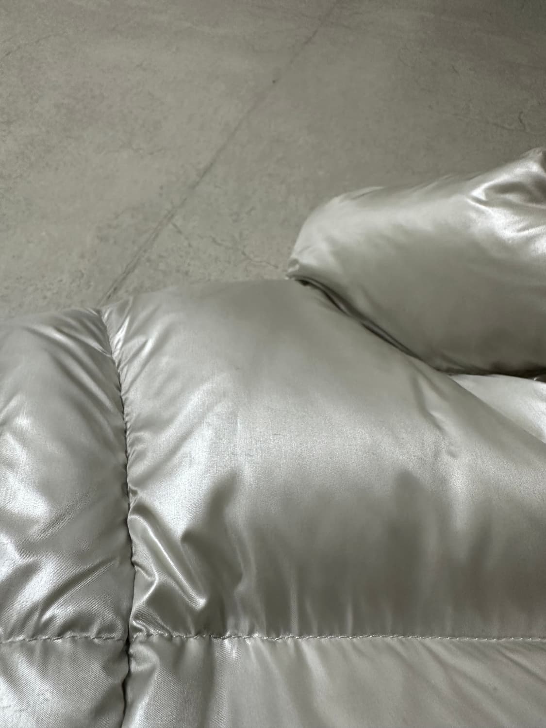 헤리티지플로스 패딩 21fw 크림색상 상품이미지10