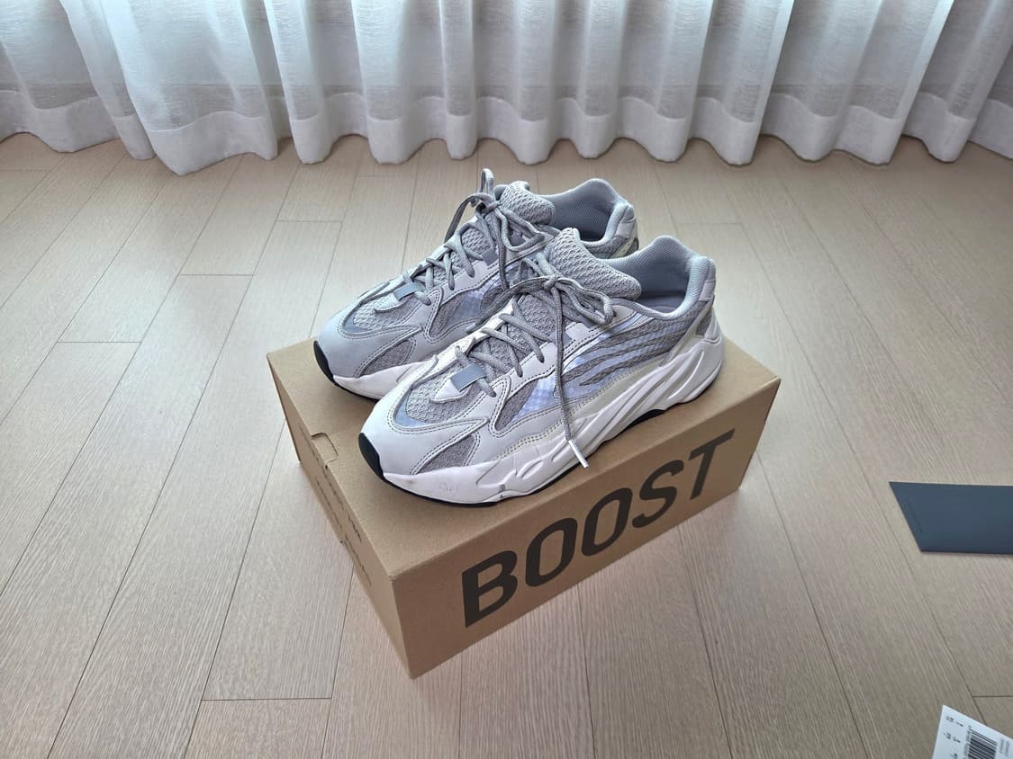 [아코탭] 아디다스 이지부스트 700 V2 스태틱 275 size 상품이미지2