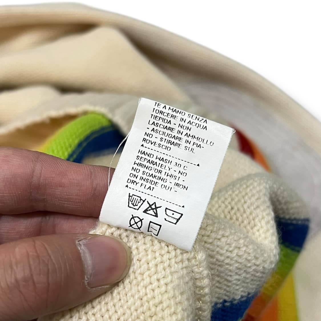  까스텔바쟉 브이넥 울 니트 y13900 상품이미지10