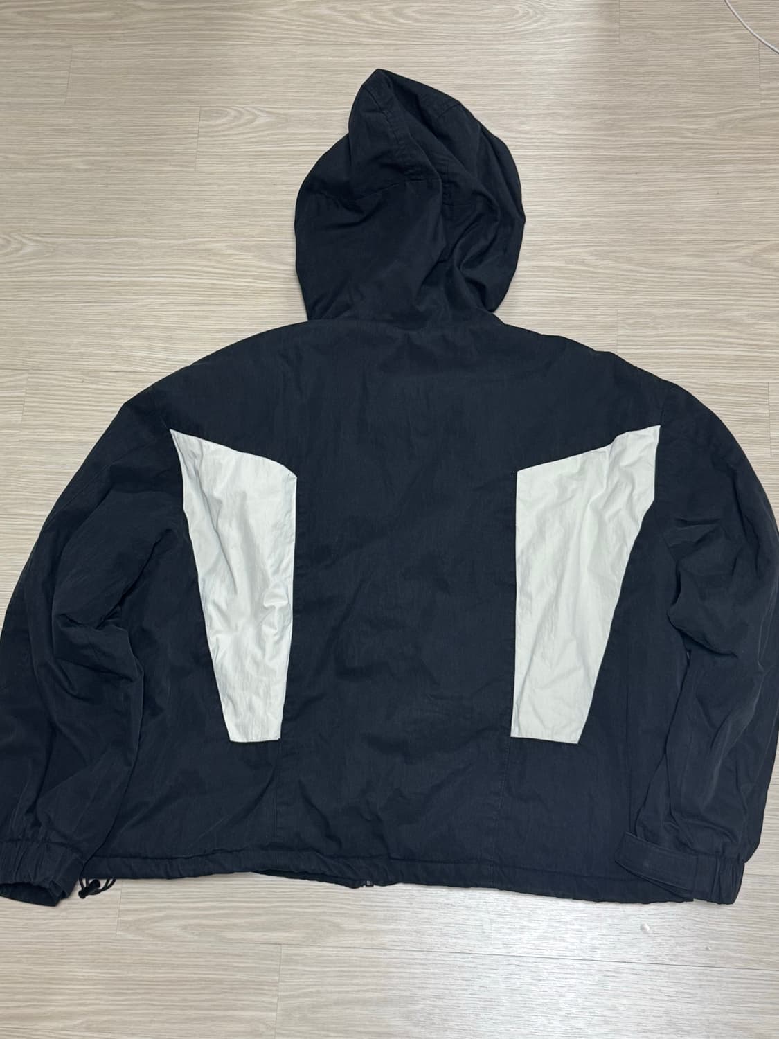 에잇세컨즈 블랙 점퍼 상품이미지2