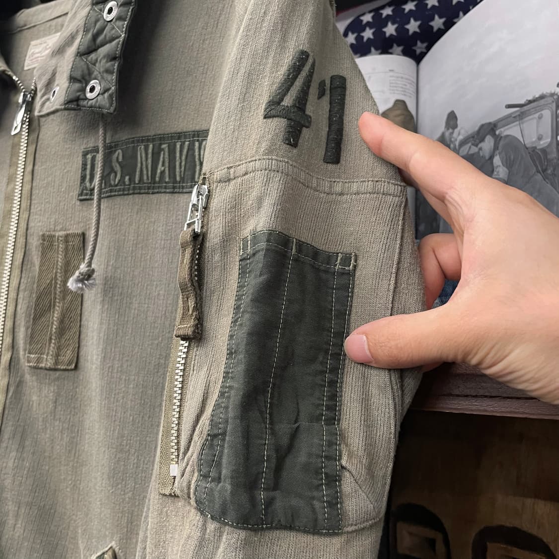 아비렉스 U.S NAVY 미 해군 MA-1 유틸리티 포켓 후드 집업 자켓 상품이미지4