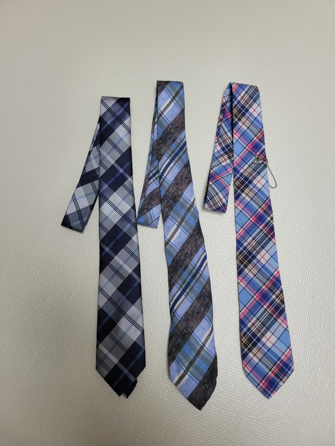넥타이 3종 (체크패턴 네이비, 블루, 핑크) 상품이미지1