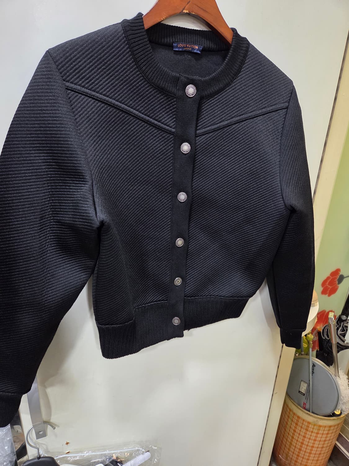 루이비통 크롭 봄버 상품이미지1