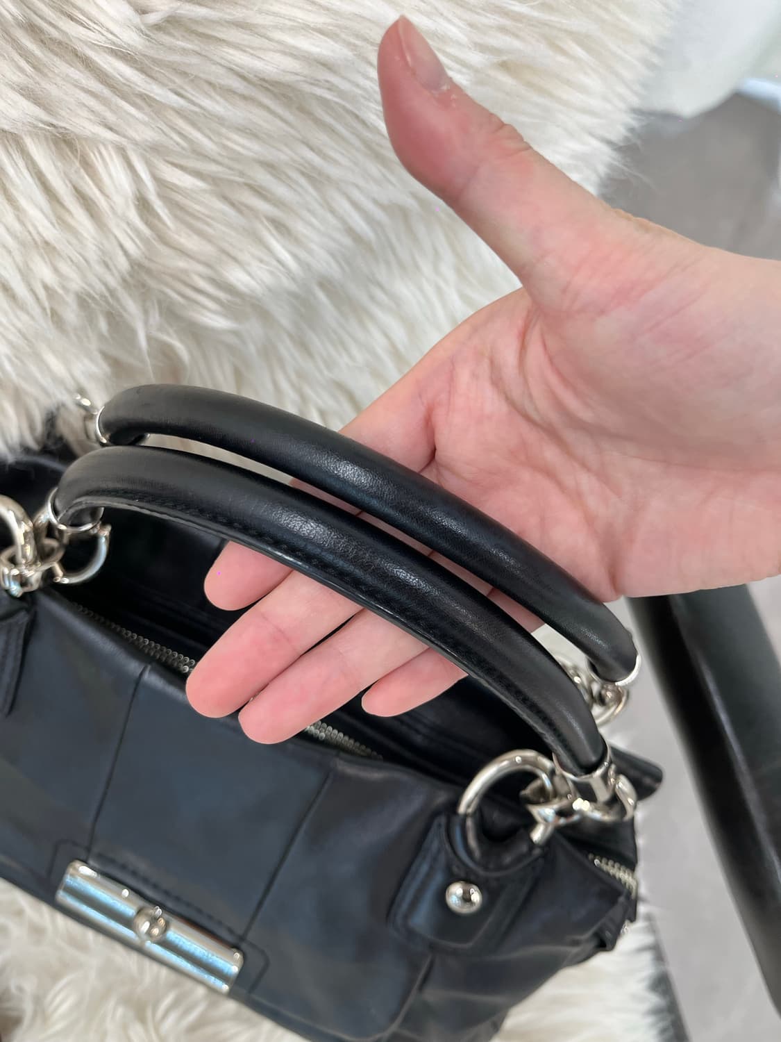 Coach Black Square Bag 상품이미지4
