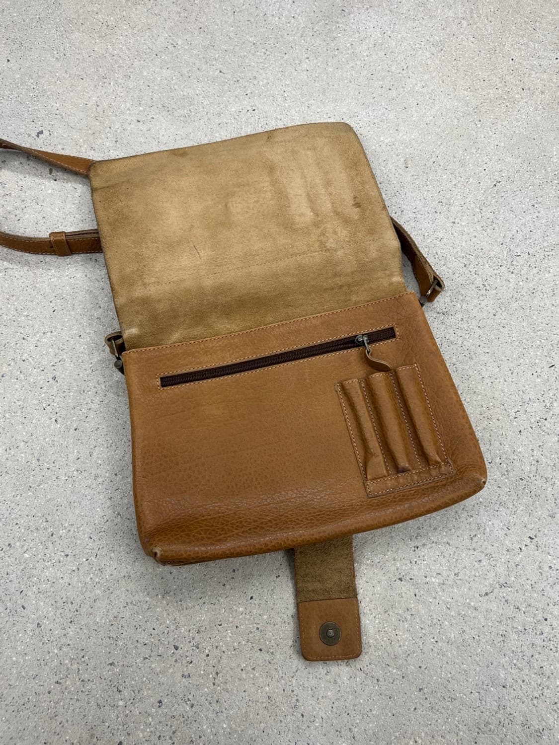 피에르 발망 90s 레더 플랩 크로스백 상품이미지5