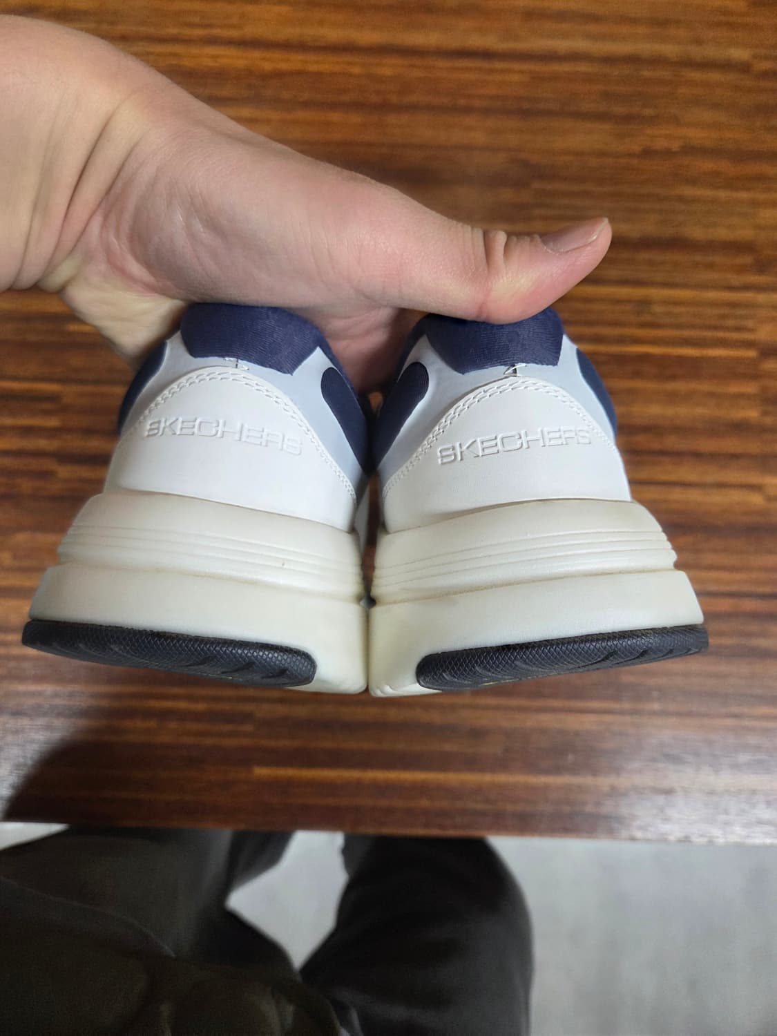 스케쳐스 고워크 디스턴스 러닝화 255 상품이미지4