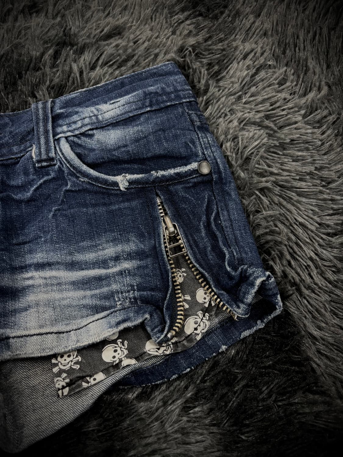 히든 스컬 지퍼디테일 중청 워싱 데님 숏팬츠 상품이미지3