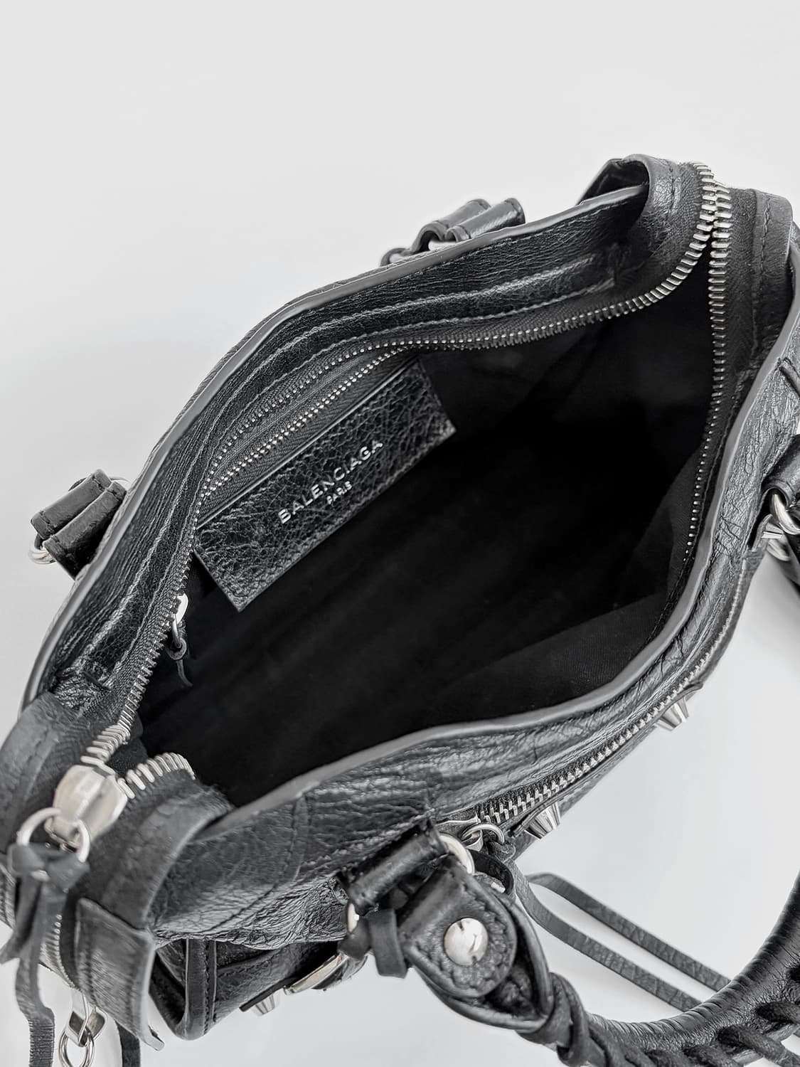 발렌시아가 클래식 시티백 미니 판매합니다. 상품이미지6