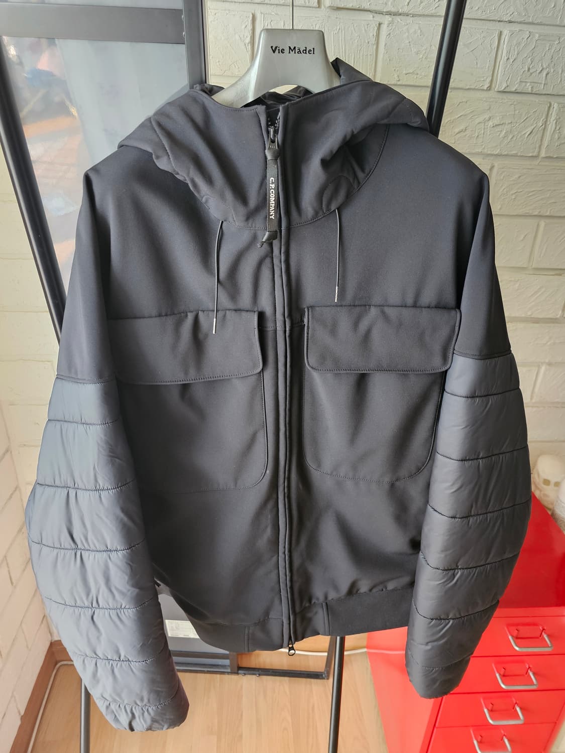 cp컴퍼니 고글 경량패딩 상품이미지1