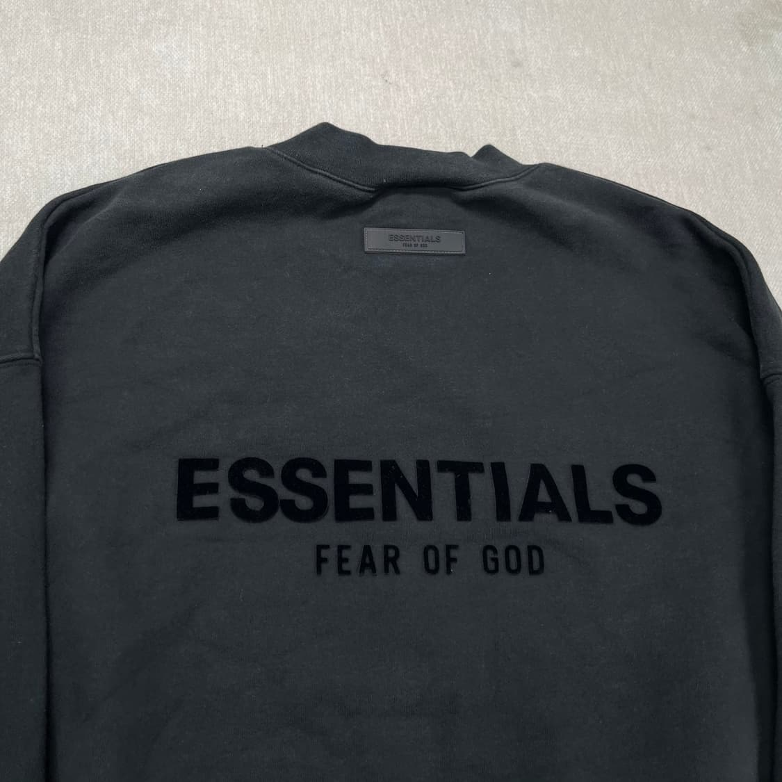 100 피오갓 에센셜 백로고 맨투맨 상품이미지4