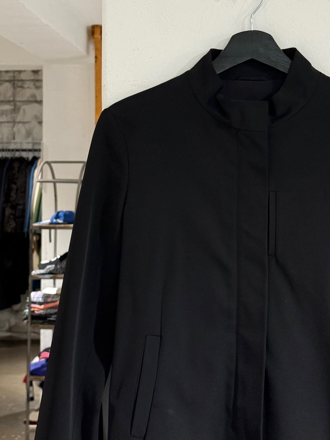 질샌더 블랙 하이넥 히든 버튼 미니멀 자켓 상품이미지2