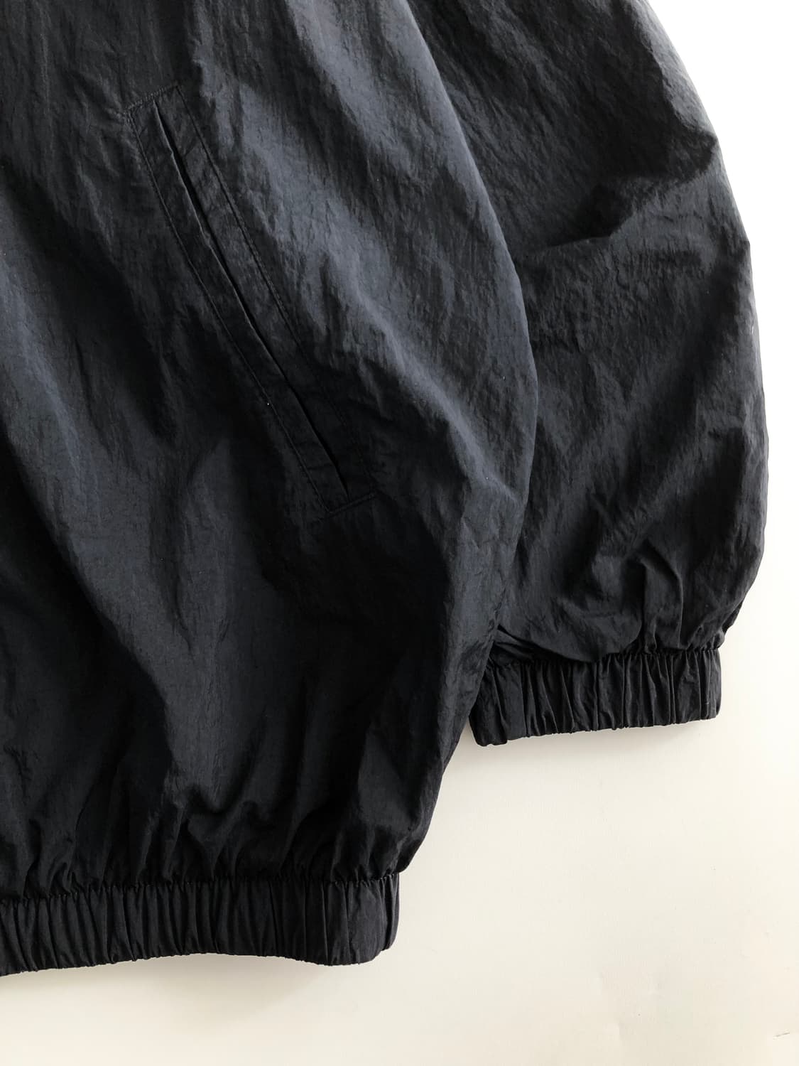 Nike 나이키 미드 스우시 블랙 컬러 우븐 바람막이 자켓 상품이미지6