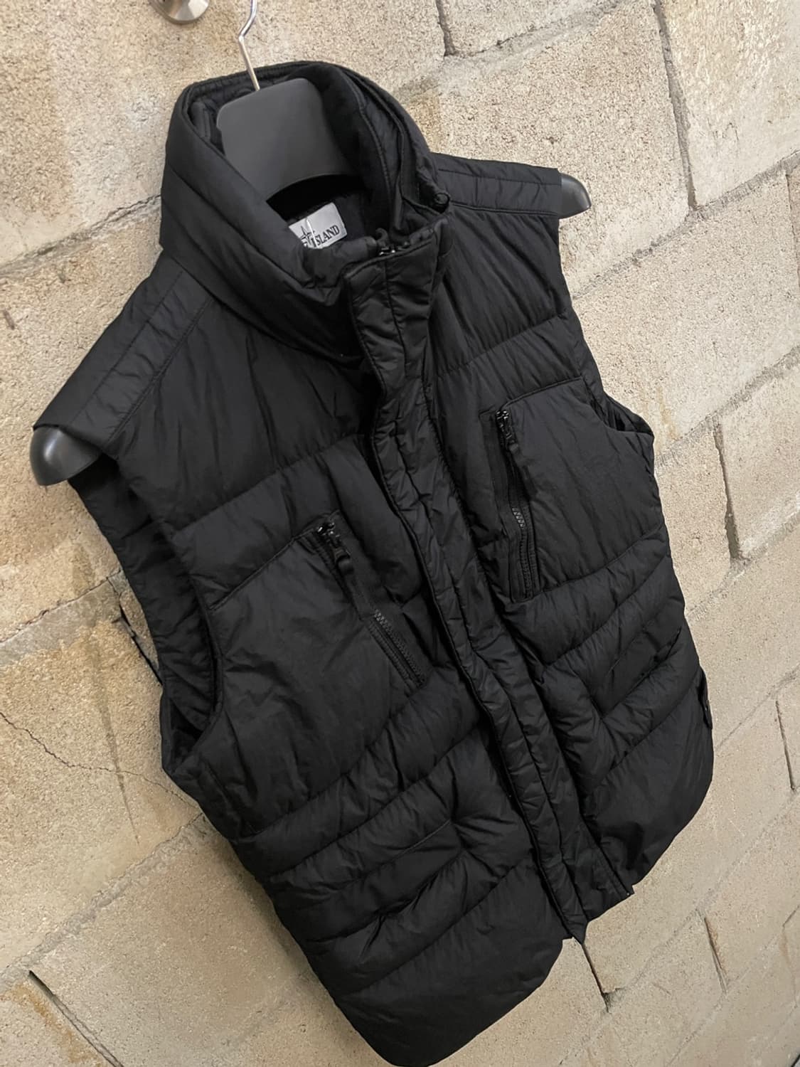 스톤 아일랜드 크링클랩스 다운 베스트 상품이미지4