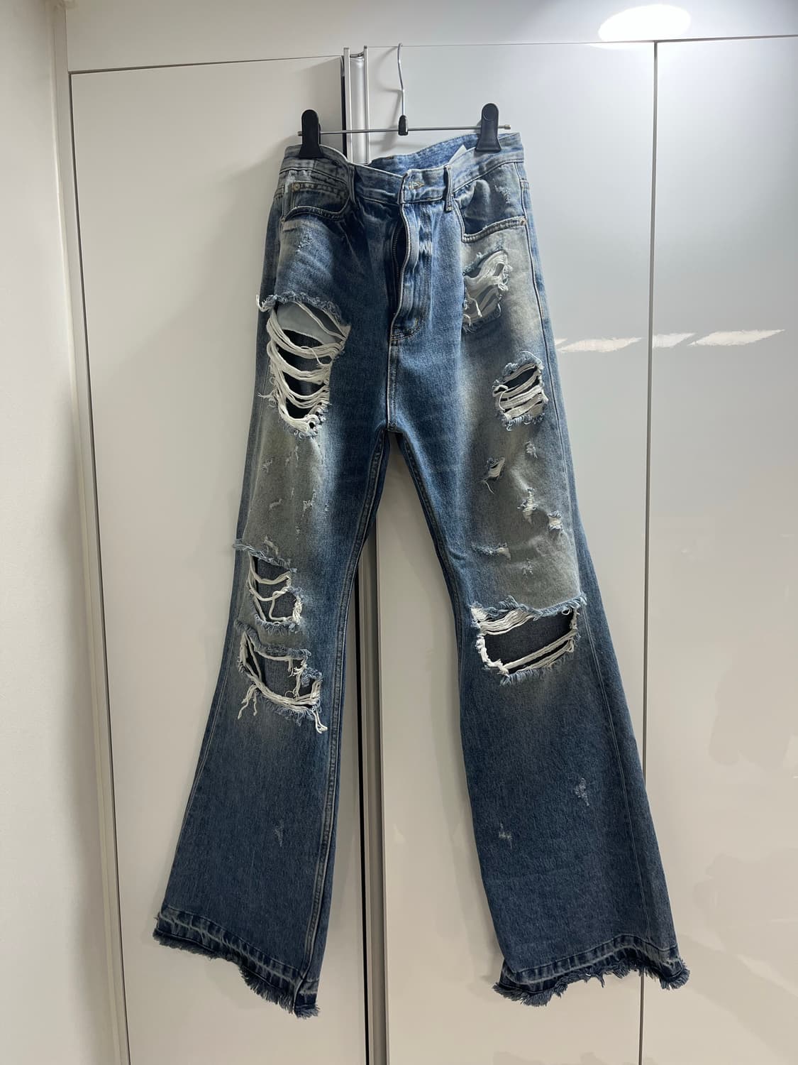 에모스탠스클럽 디스 플레어진 상품이미지1