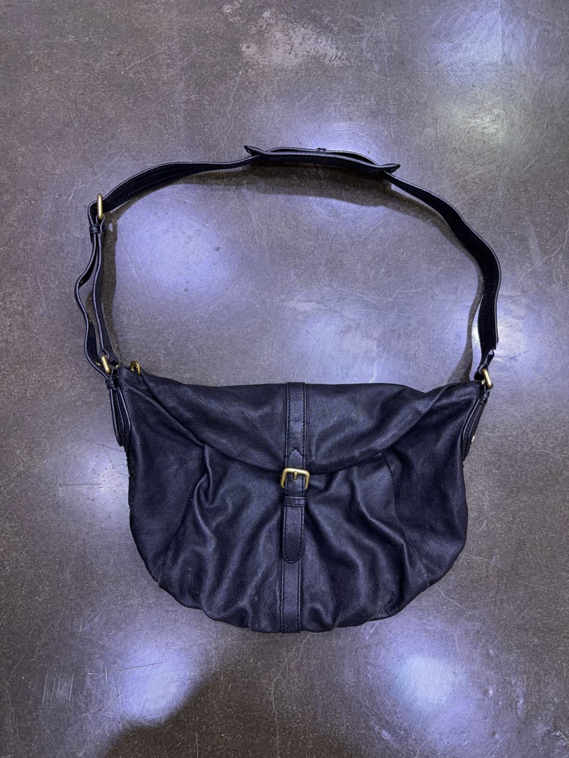 마크 바이 마크제이콥스 펄스 크로스백 레더 블랙 골드 가방 상품이미지1