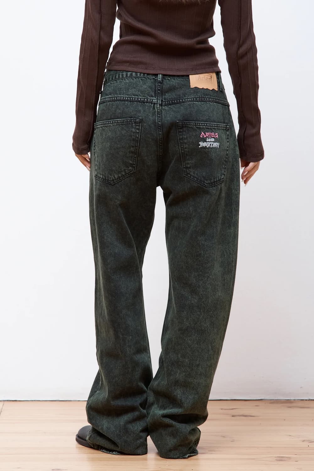 Aries wash batten jeans 아리즈 워시 배턴 진 그린 상품이미지3