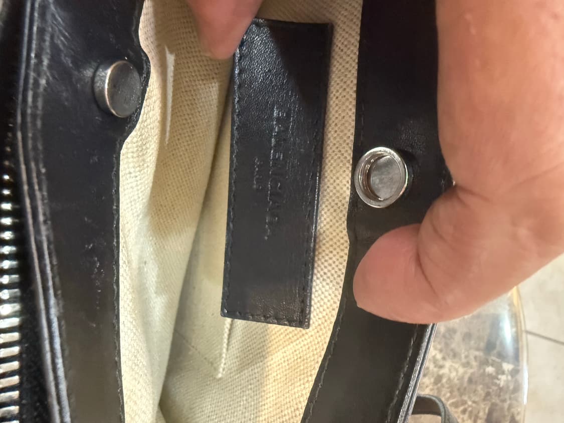 정품 발렌시아가 캔버스 포세트 크로스백 팝니다 상품이미지9