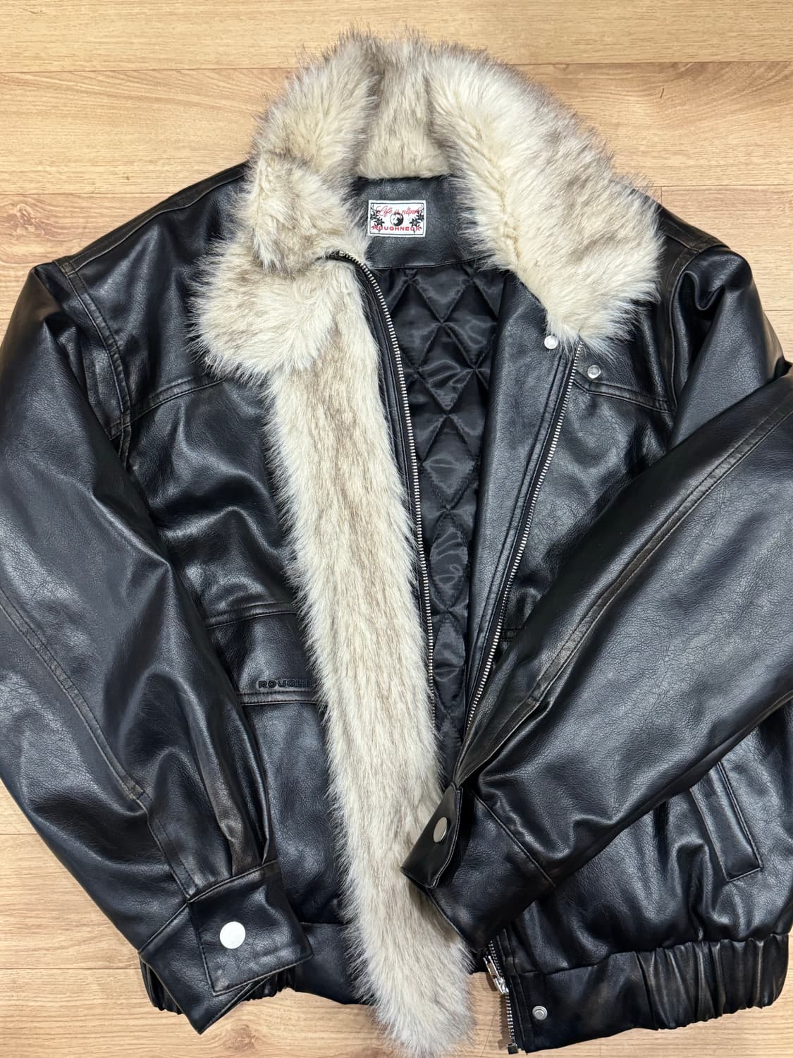 러프넥 워싱 레더 무스탕 자켓 블랙 상품이미지5