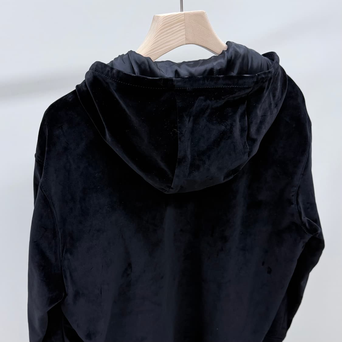 [S+급/오버핏S] 프라다 벨벳 후드 블루종 자켓 블랙 상품이미지6