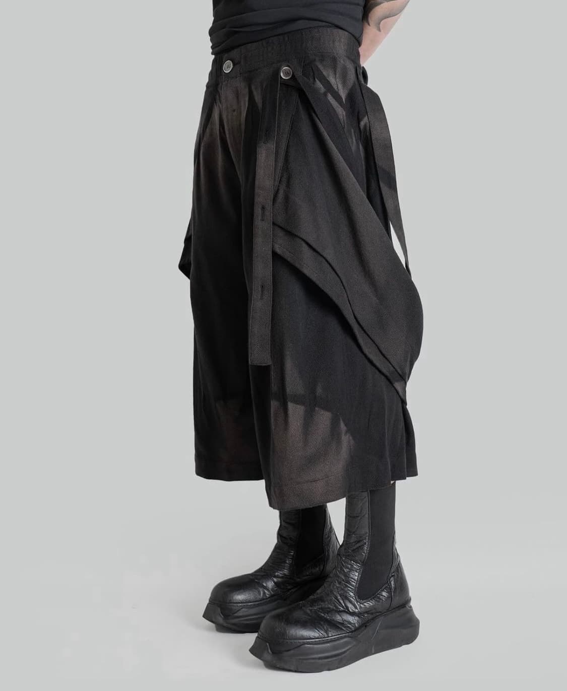 지용킴 sun bleached half trouser 레이어드 L사이즈 상품이미지2