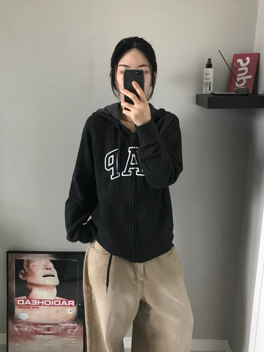 갭 중앙 빅 로고 차콜 후드집업 상품이미지3