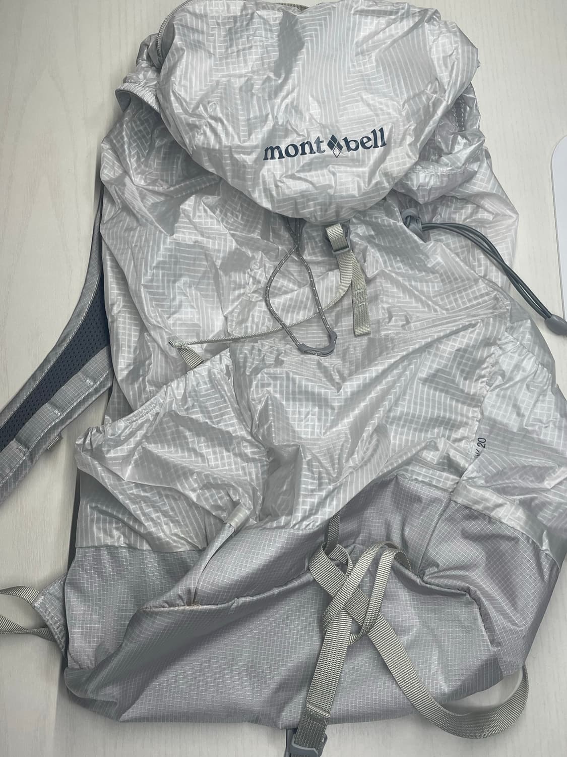 몽벨 버사라이트 라이트 백팩 20L 라이트그레이 상품이미지1