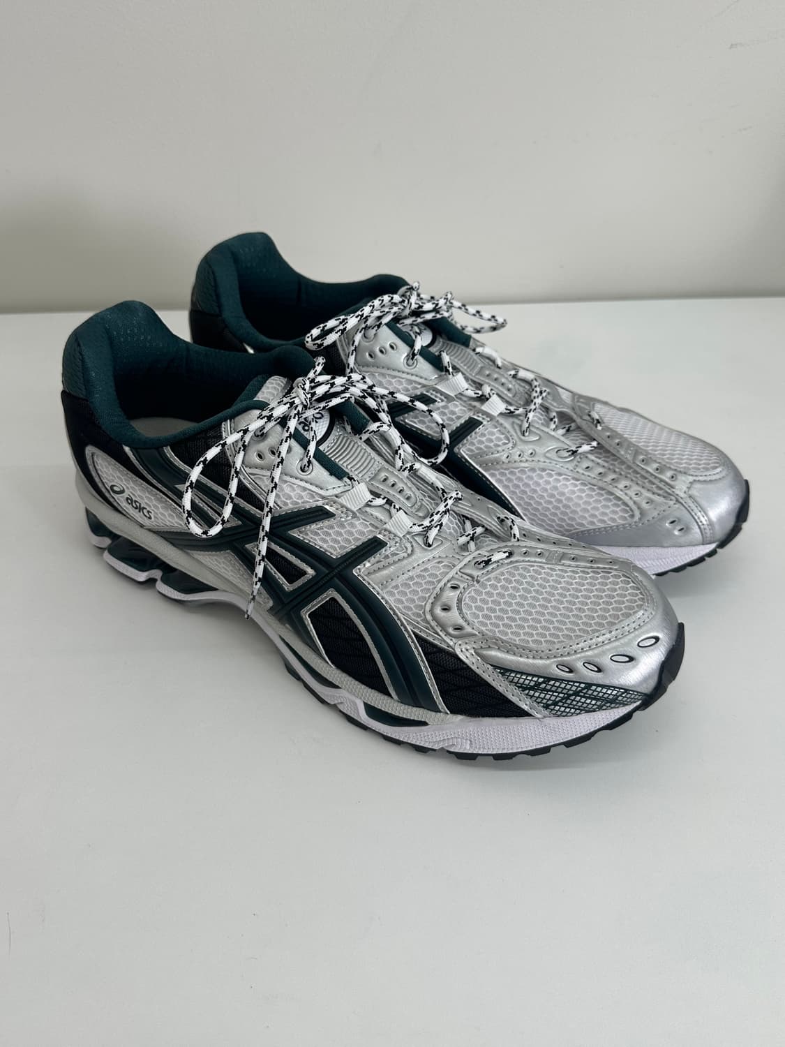 아식스 젤 님버스 10.1 화이트 색슨 그린 290 상품이미지1