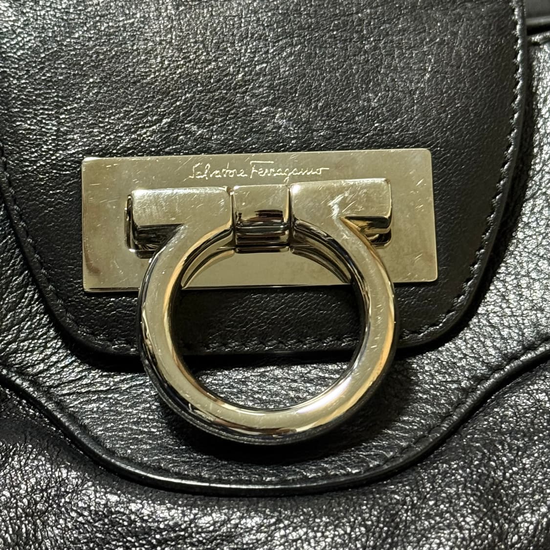 페레가모 간치니 숄더백 상품이미지9