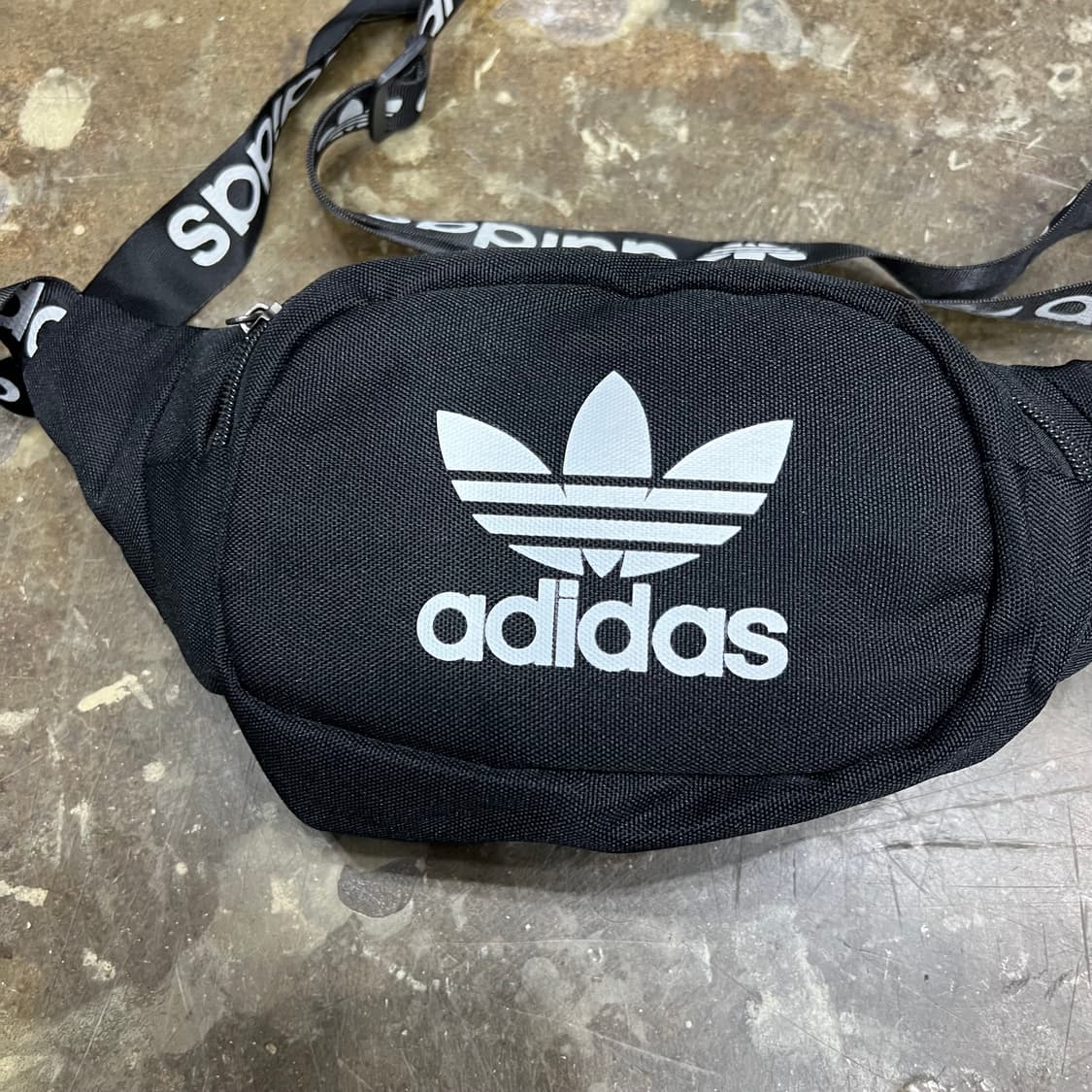 아디다스 트레포일 로고 힙색 슬링백 가방 메신저백 남녀공용 상품이미지2