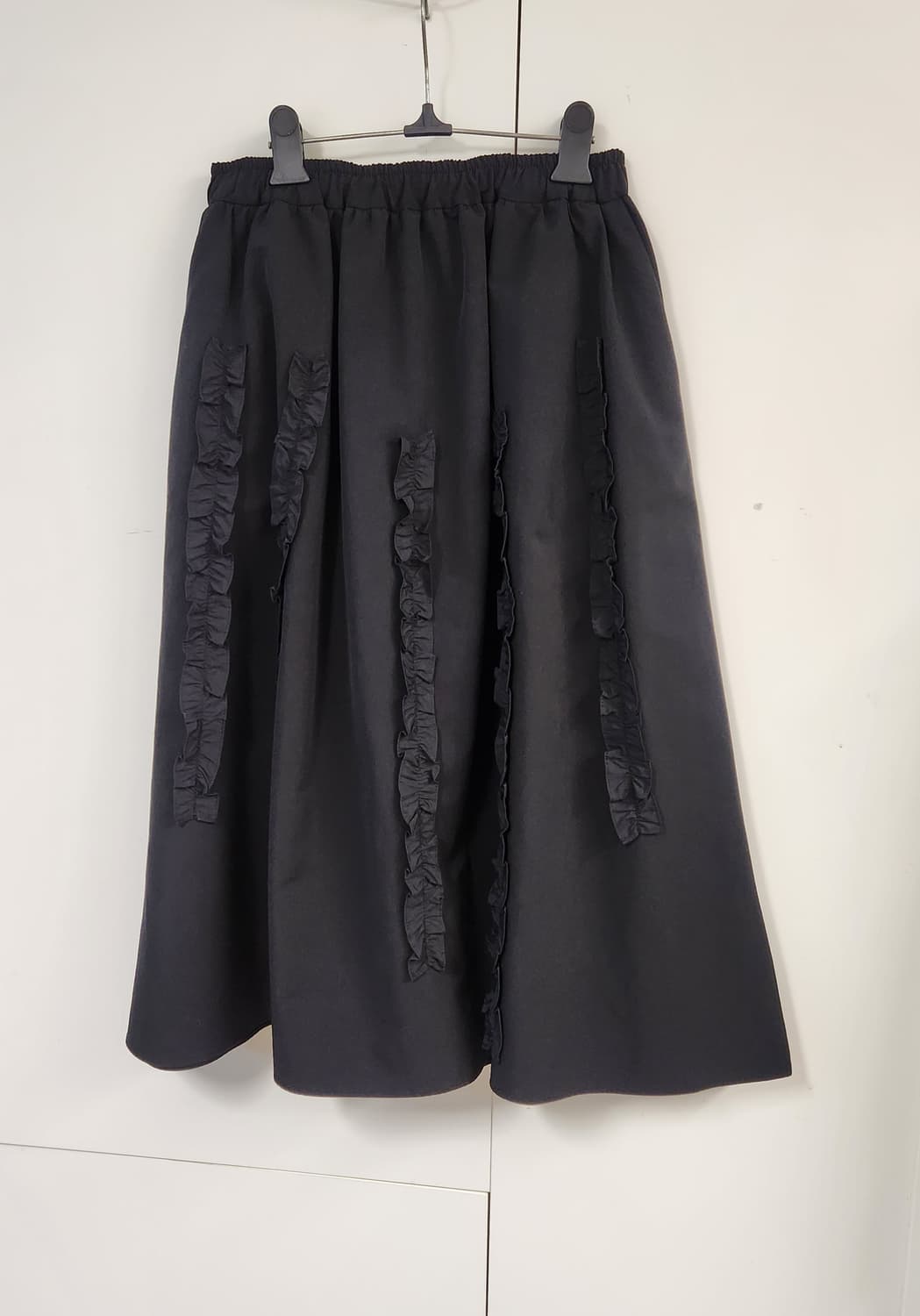 럭키슈에뜨 프릴 포인트 밴딩 롱스커트 36 25SS 상품이미지3