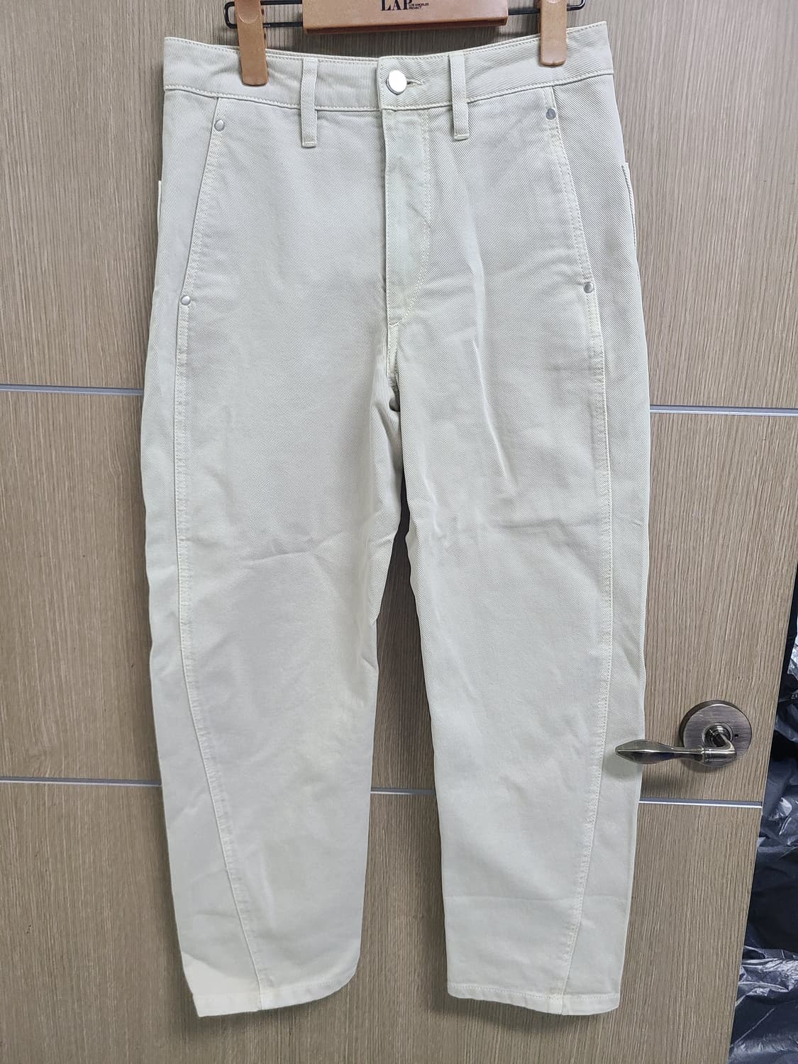 르메르 베이지 트위스트 데님 바지  상품이미지1