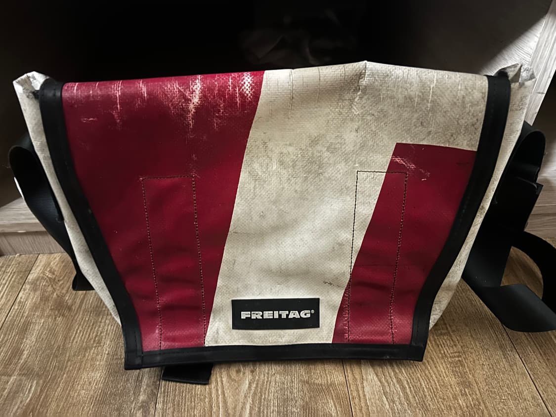 프라이탁 덱스터 흰빨 상품이미지1