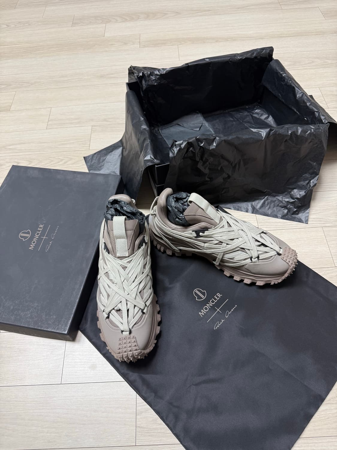 [New] 몽클레어x 릭오웬스 트레일그립 41size  상품이미지1