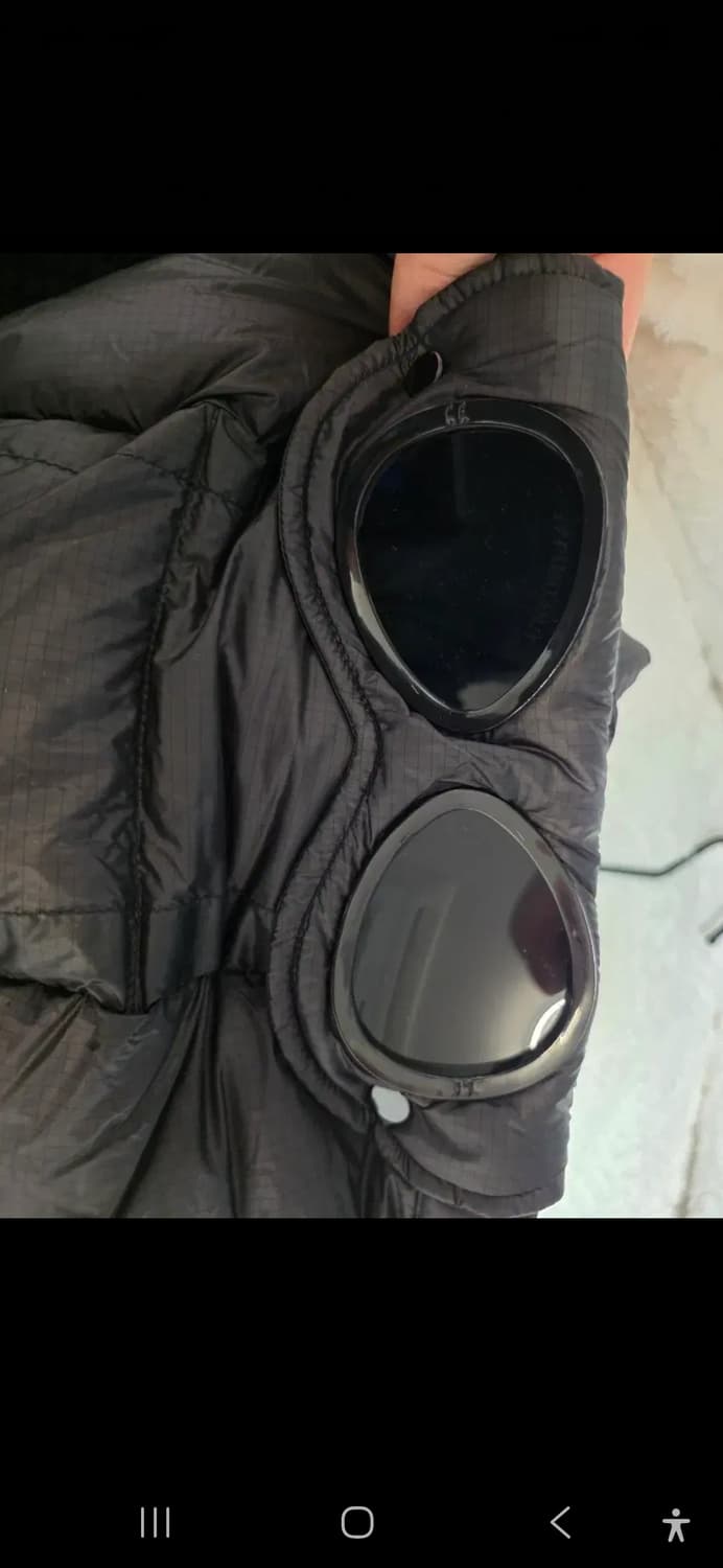 CP컴퍼니 DD쉘 니트 패딩조끼 19CMKN185A 006390M 999 상품이미지3