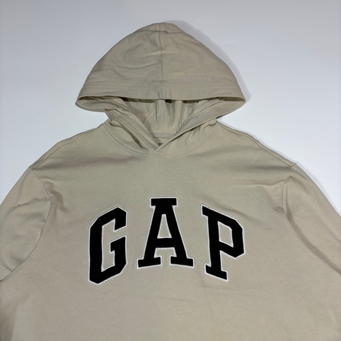 갭 베이지 로고 후드티 상품이미지2