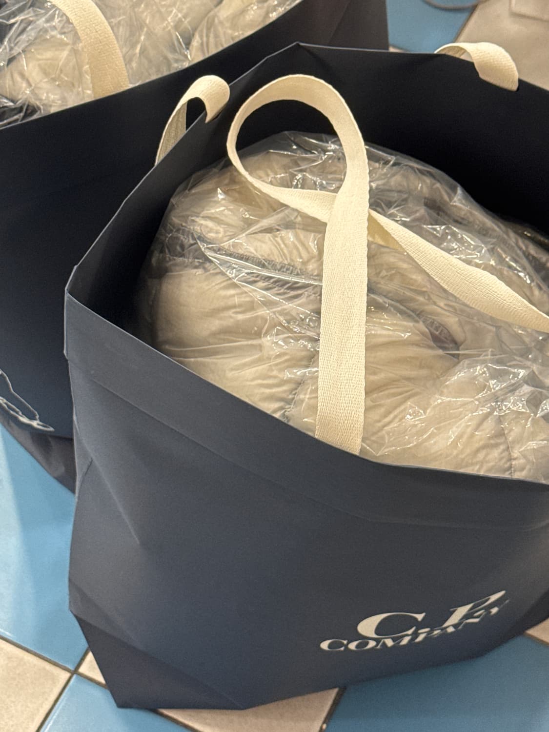 CP컴퍼니 DD쉘 XL 새상품 루나락 (비닐 안뜯음, 대구신세계 구매) 상품이미지2