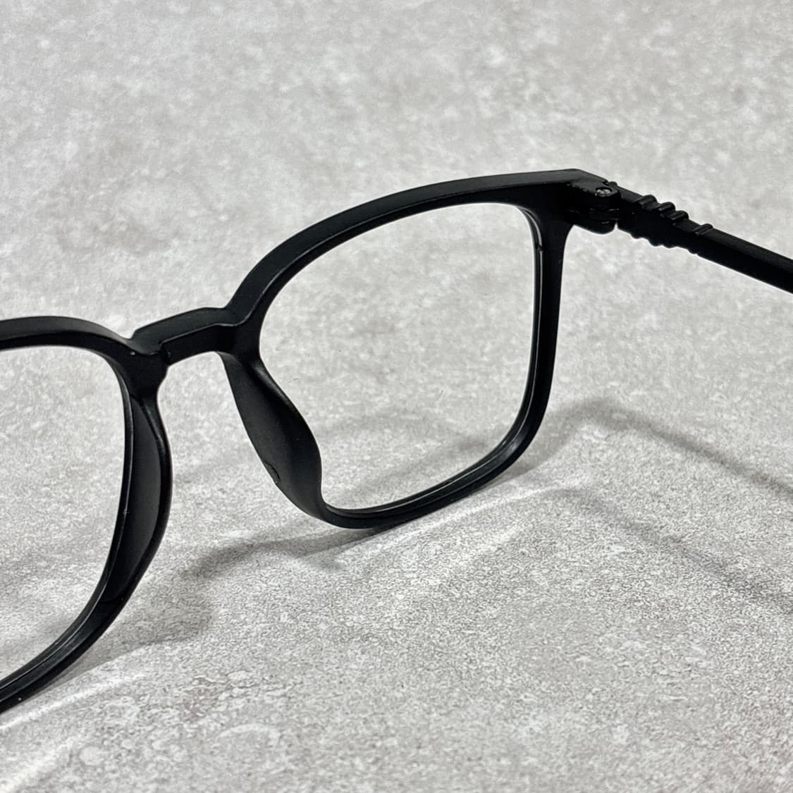 Oribell 크롬 크로스 디테일 매트 블랙 뿔테 안경 상품이미지9
