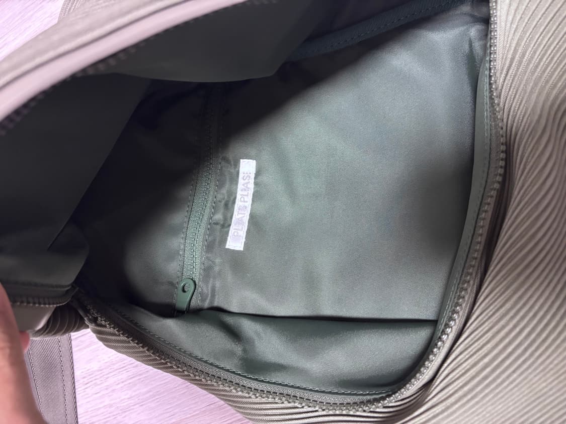 플리츠플리세 바이어스백팩 그린 상품이미지3