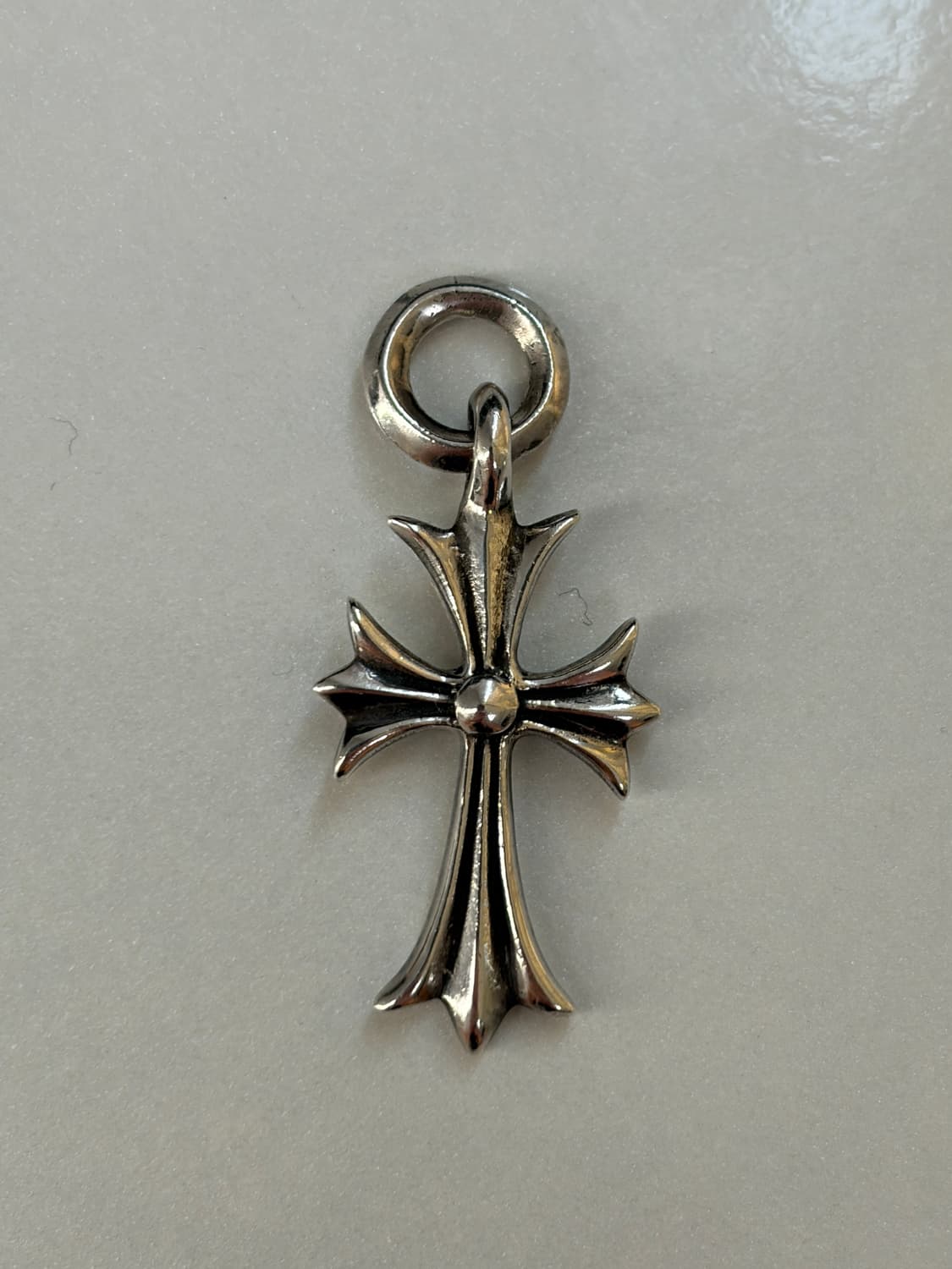 크롬하츠 타이니 크로스 참 상품이미지5