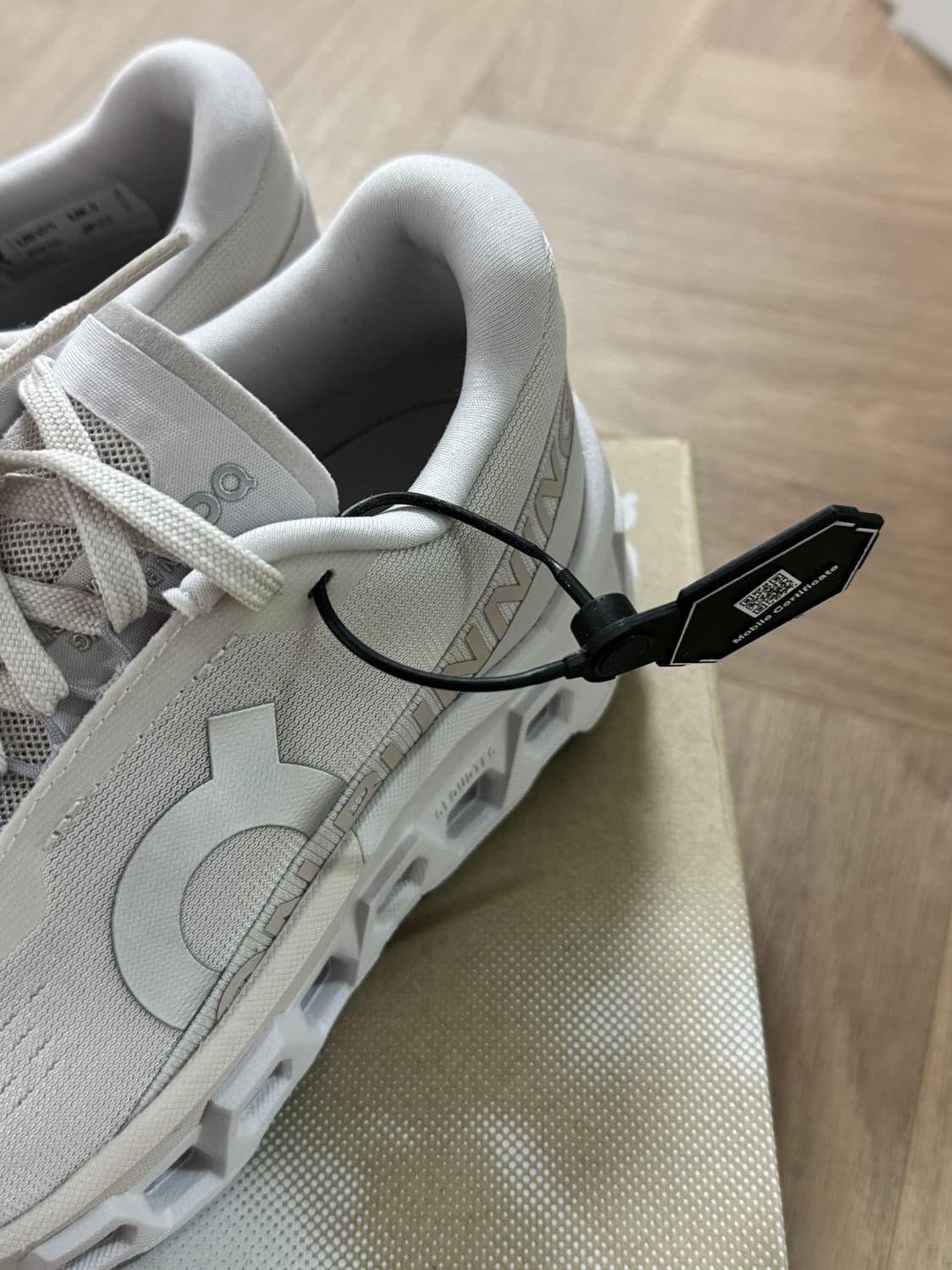 온러닝 클라우드몬스터2 샌드프로스트 5w 상품이미지3