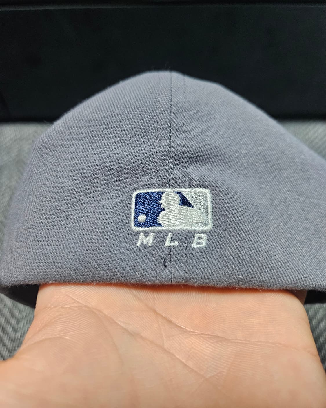 MLB 뉴욕양키스 로고 그레이 볼캡 상품이미지2