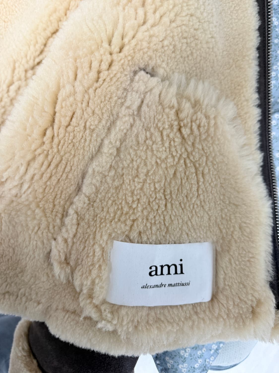 Ami 아미 무스탕 상품이미지5